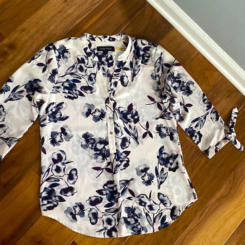 Floral blouse - Picture 1 of 4